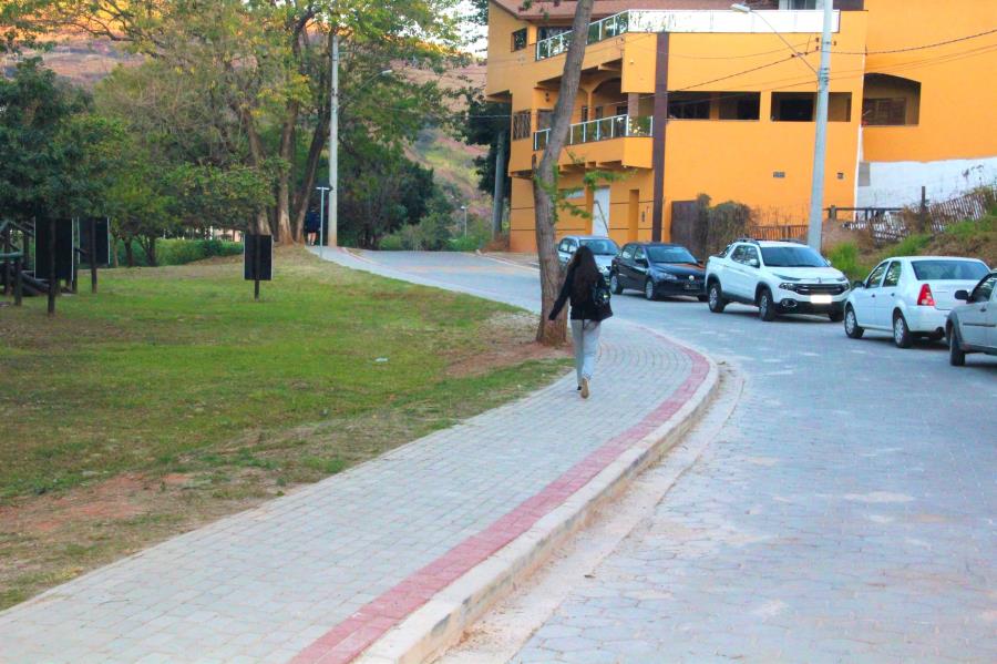 Prefeitura incentiva população a seguir o modelo de calçada segura adotada na Estância Turística de Paraibuna