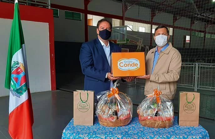 Farma Conde atende apelo do Governo Municipal e doa 500 cestas básicas para famílias carentes do município
