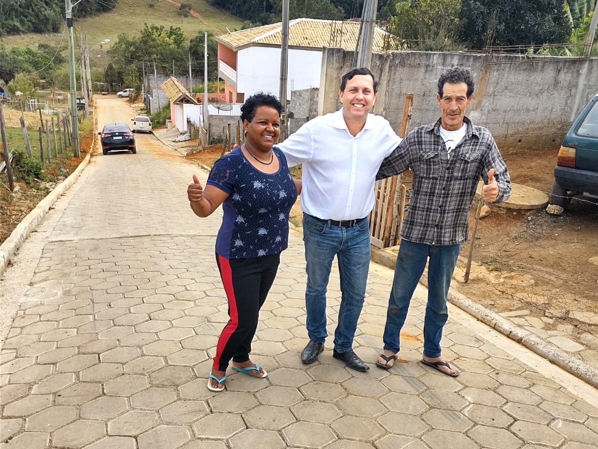 População do Santa Edwiges comemora a pavimentação intertravada de oito ruas do bairro