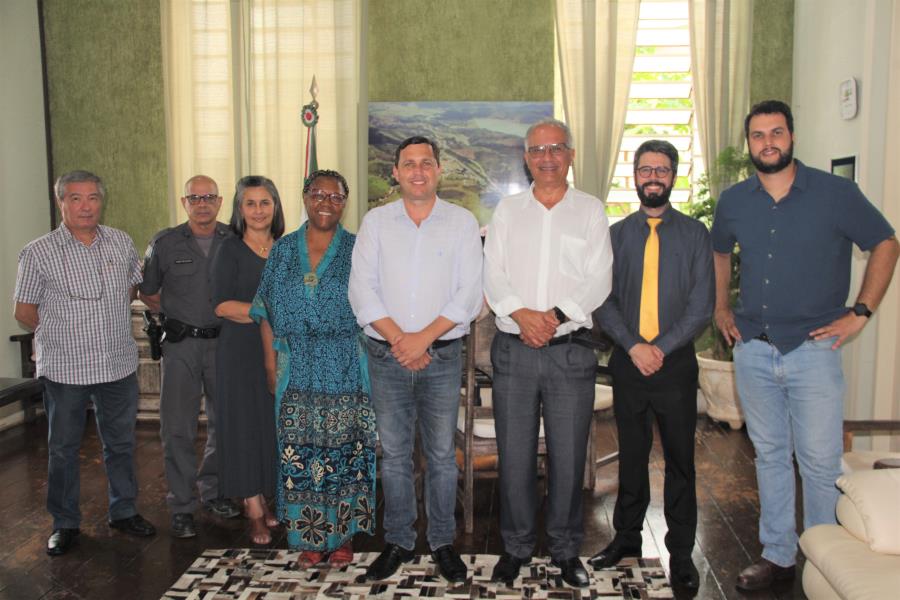Prefeito da Estância de Santa Rita do Passa Quatro visita Paraibuna para troca de experiências
