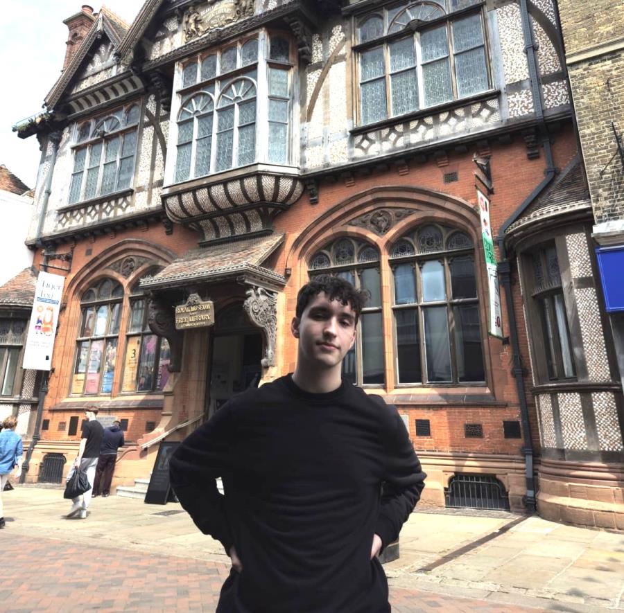 Estudante da Etec SJC (Extensão Paraibuna) está na Inglaterra em intercâmbio cultural