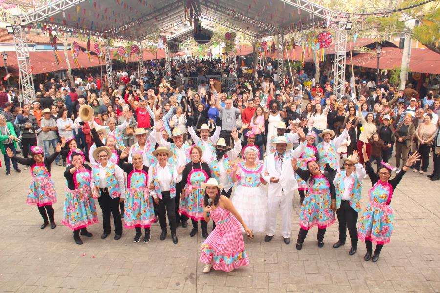 Moradores e visitantes parabenizam festa memorável dos 359 anos da Estância Turística de Paraibuna