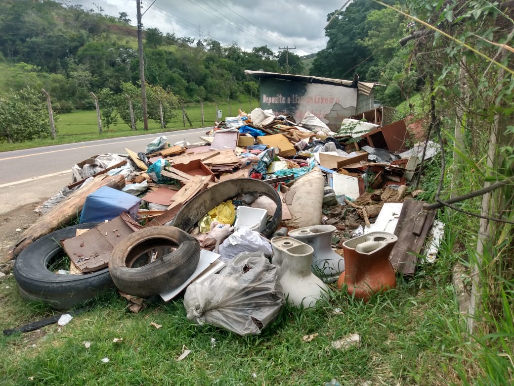Prefeitura destaca importância do descarte correto de materiais para evitar focos do mosquito da dengue