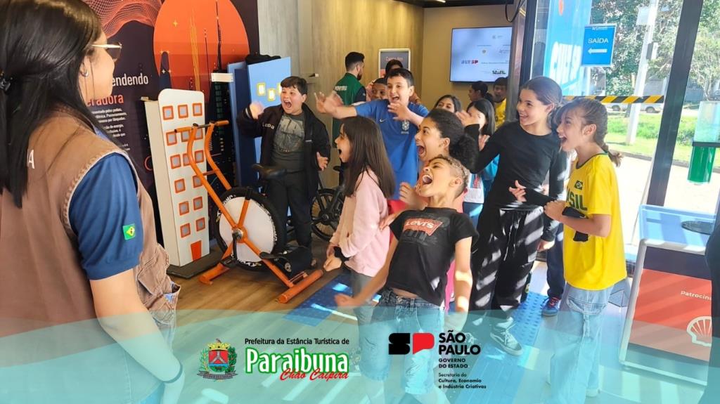Carreta do Museu Catavento divertiu crianças e adultos com atrações gratuitas de ciência e cultura em Paraibuna