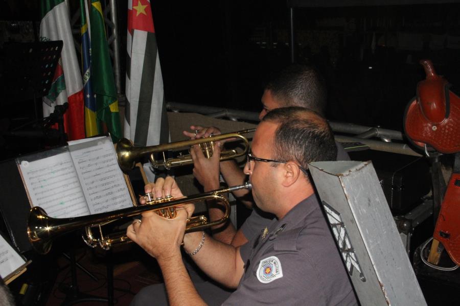 Abertura da festa dos 356 anos de Paraibuna é marcada por homenagens; comemoração segue até domingo