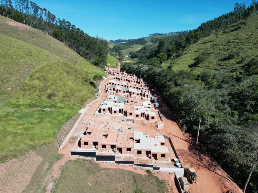 Paraibuna celebra a conclusão de mais uma etapa das obras do Conjunto Habitacional da CDHU no município