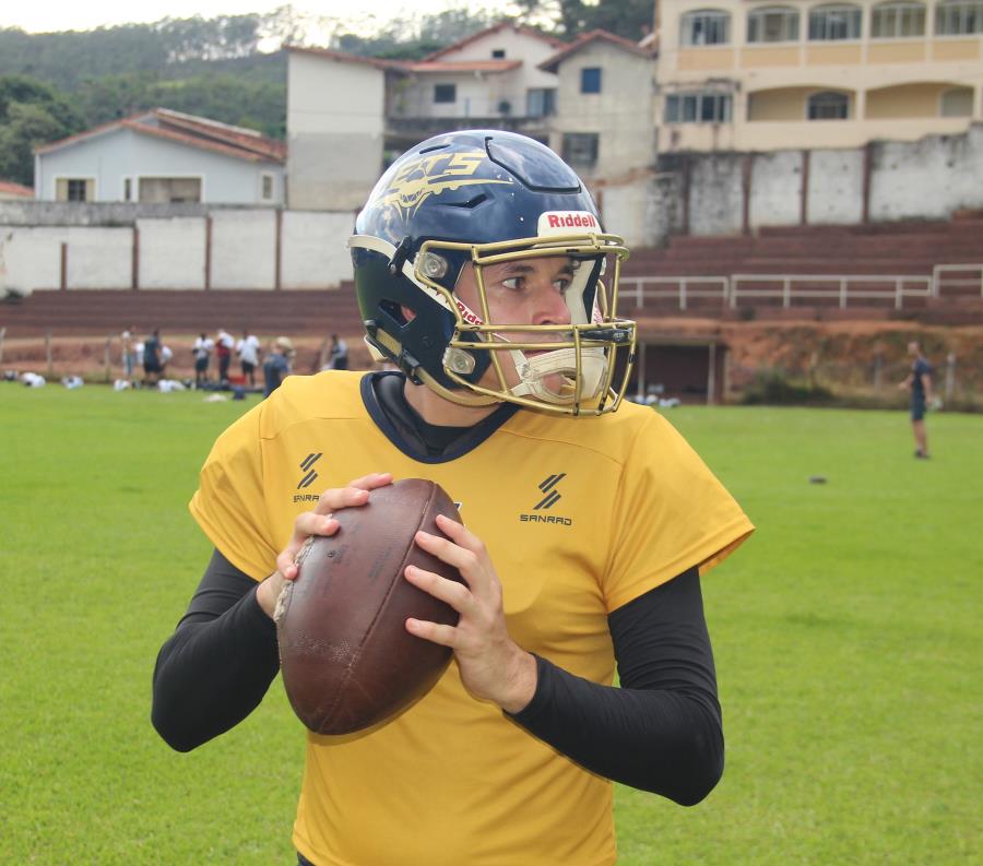 Equipe de futebol americano de São José dos Campos participa de treinamento em Paraibuna