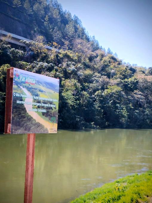 Instalação de placas reforça ações ambientais em parceria com o projeto Floresta do Futuro