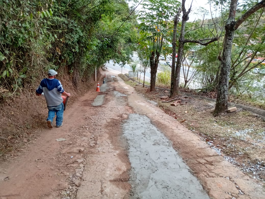 Rua Antonio José de Faria (Morro das Antenas) recebe benfeitorias, em parceria entre a Prefeitura e moradores