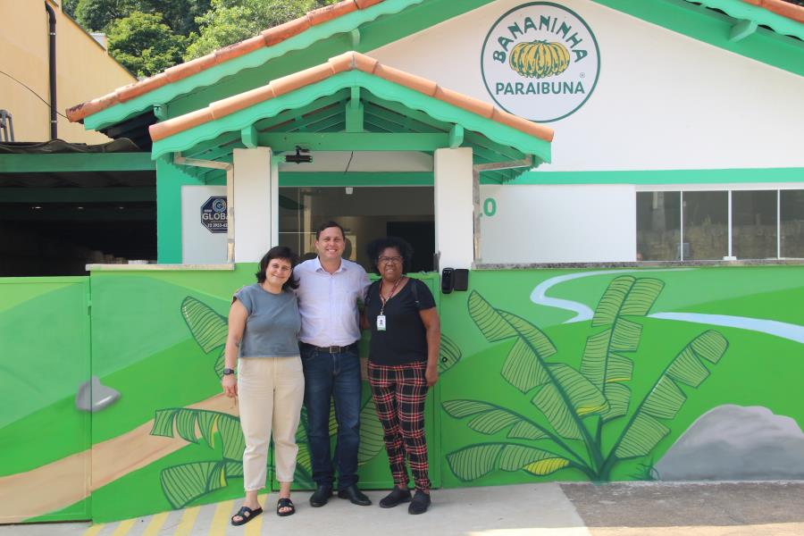 Para melhor atender os turistas e moradores, Bananinha Paraibuna estende horário de atendimento da loja de fábrica