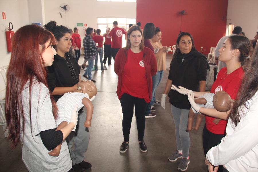 Treinamento em primeiros socorros capacitou auxiliares de desenvolvimento infantil do município