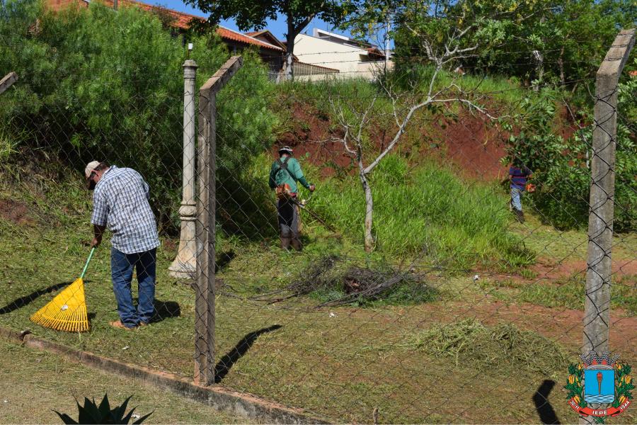 Prefeitura de Iepê intensifica roçagem de terrenos