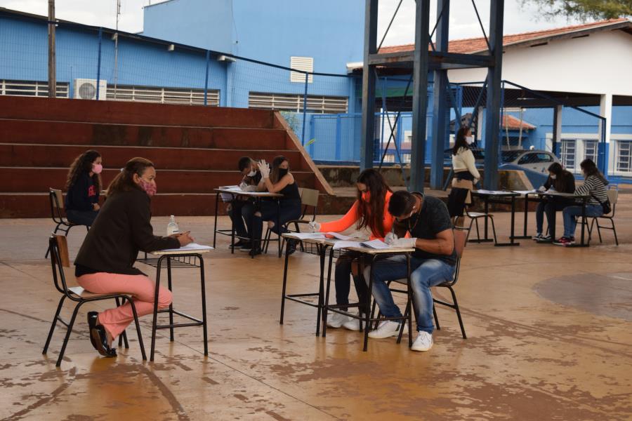 45 famílias de Iepê recebem as chaves da casa própria