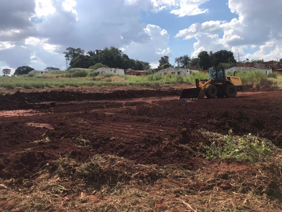Prefeitura de Iepê inicia construção de campo de futebol na Vila Dower