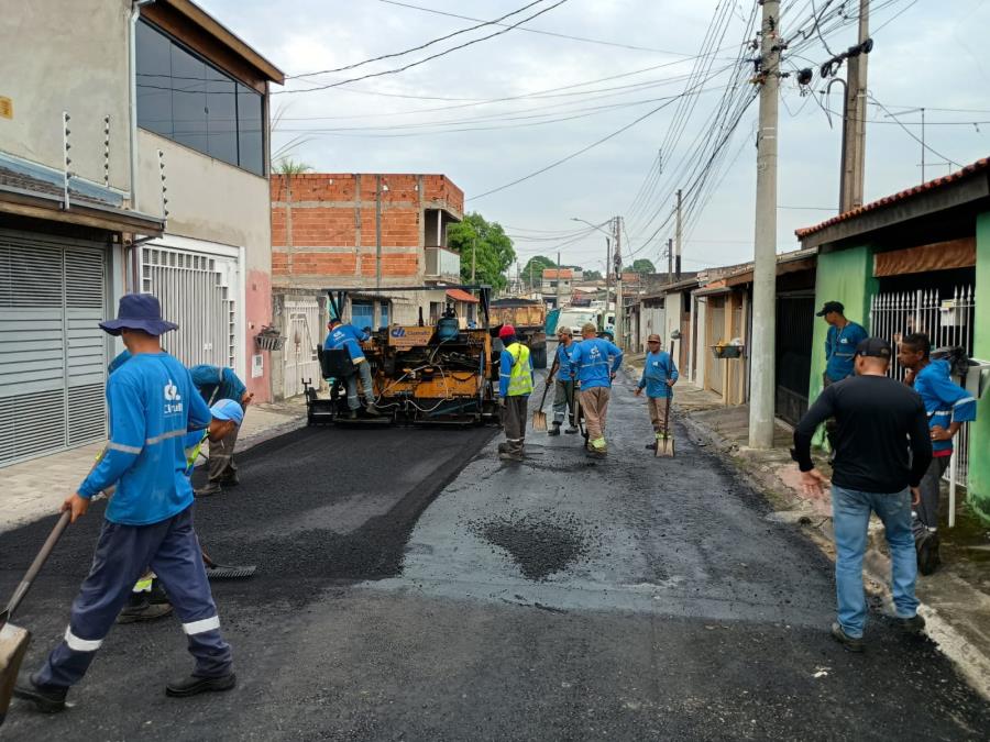 Prefeitura realiza recapeamento de três novas ruas nesta segunda-feira