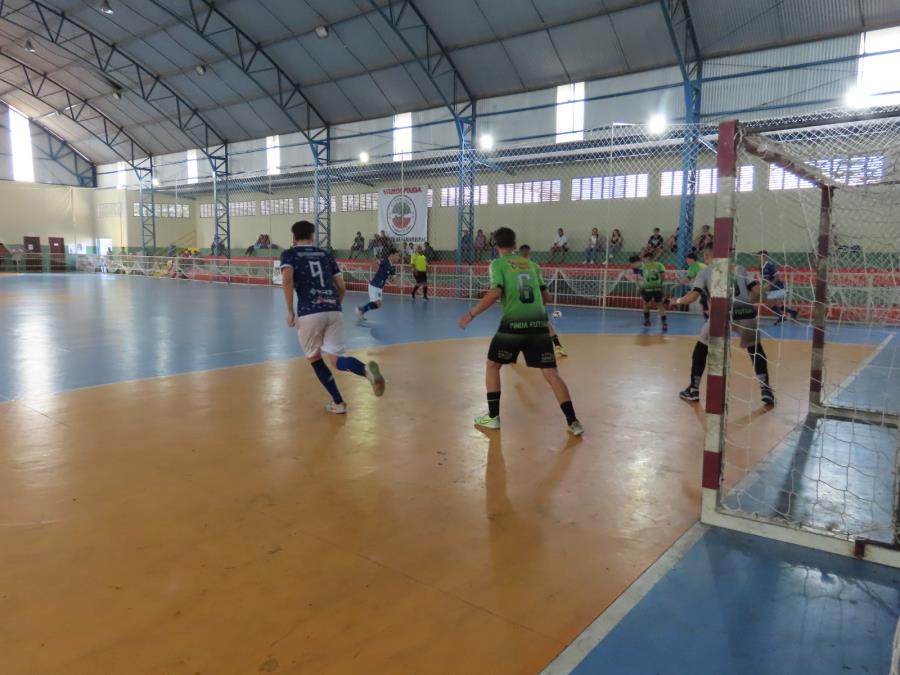 Pinda vence Selecionados em campeonato Metropolitano de Futsal