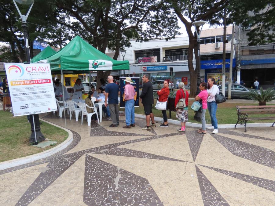 Pinda celebra 2 anos do CRAVI com evento na Praça Monsenhor Marcondes