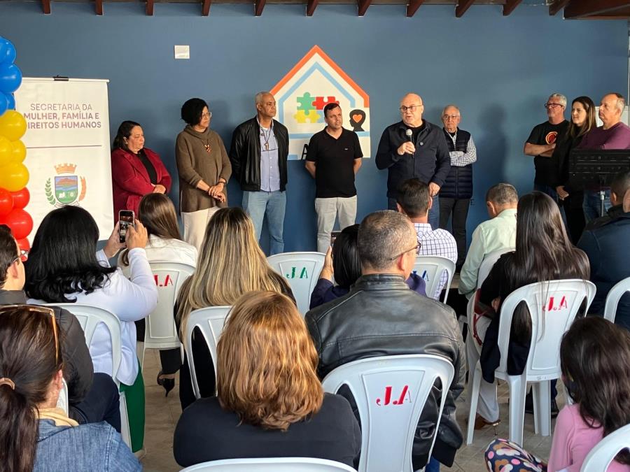 Cerimônia de inauguração da Casa do Autista, em Pinda, é marcada por emoção e compromisso