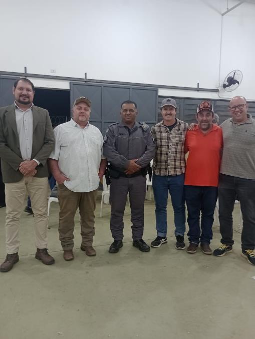 Prefeitura participa de reunião com comunidade do Ribeirão Grande para tratar de segurança e zeladoria