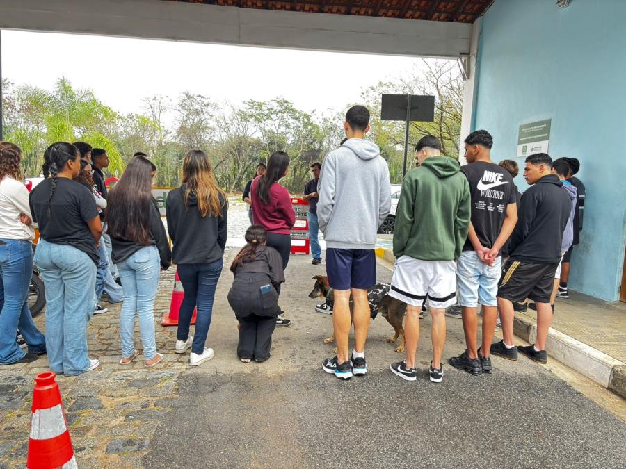Alunos da EE Mário Bulcão Giudice realizam visita técnica à Secretaria de Meio Ambiente
