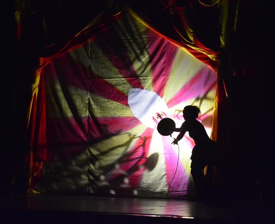 Festival Internacional de Teatro de Sombras chega em Pinda com programação gratuita
