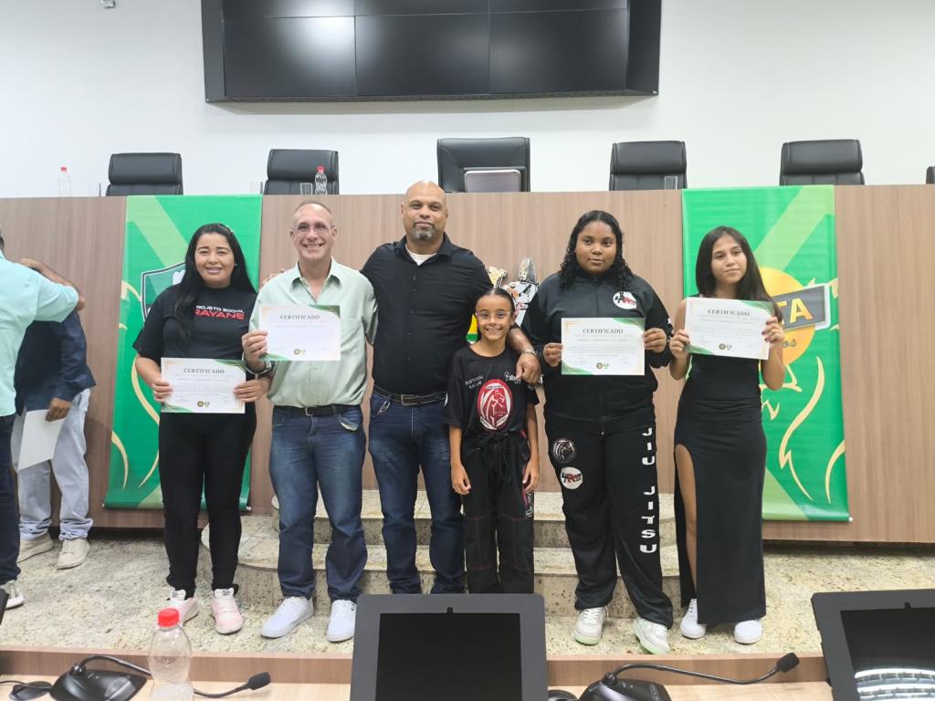 Atletas de Pinda recebem homenagens regionais no jiu-jítsu