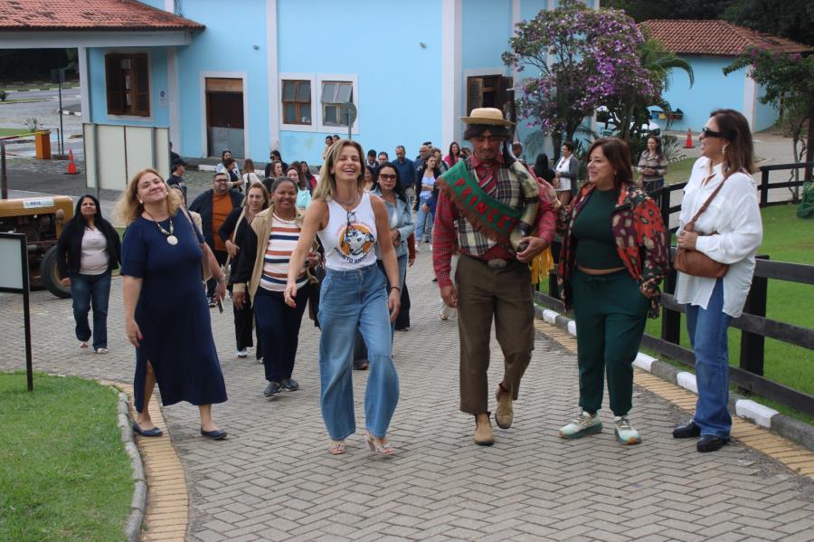 Pinda sedia encontro regional de primeiras-damas e apresenta projetos sociais de referência