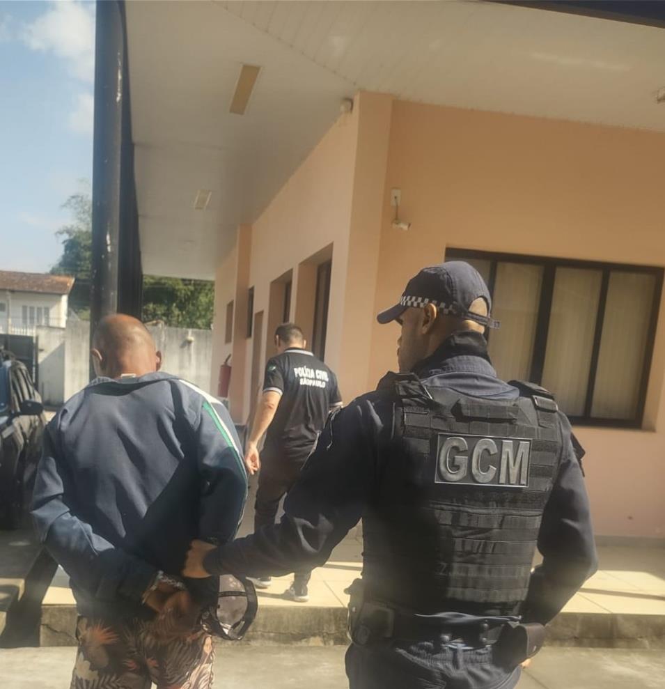 GCM de Pinda prende homem em flagrante por violência doméstica após atendimento em unidade de saúde