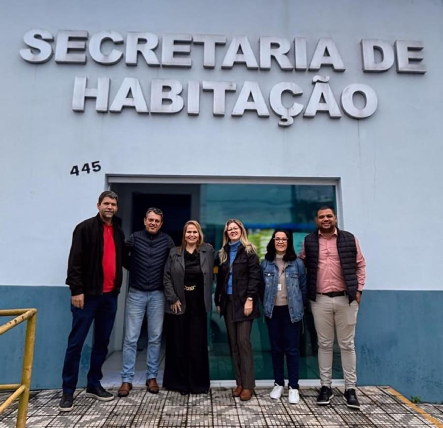 Secretaria de Habitação de Pindamonhangaba recebe representantes de Taubaté para fortalecer políticas públicas habitacionais na região