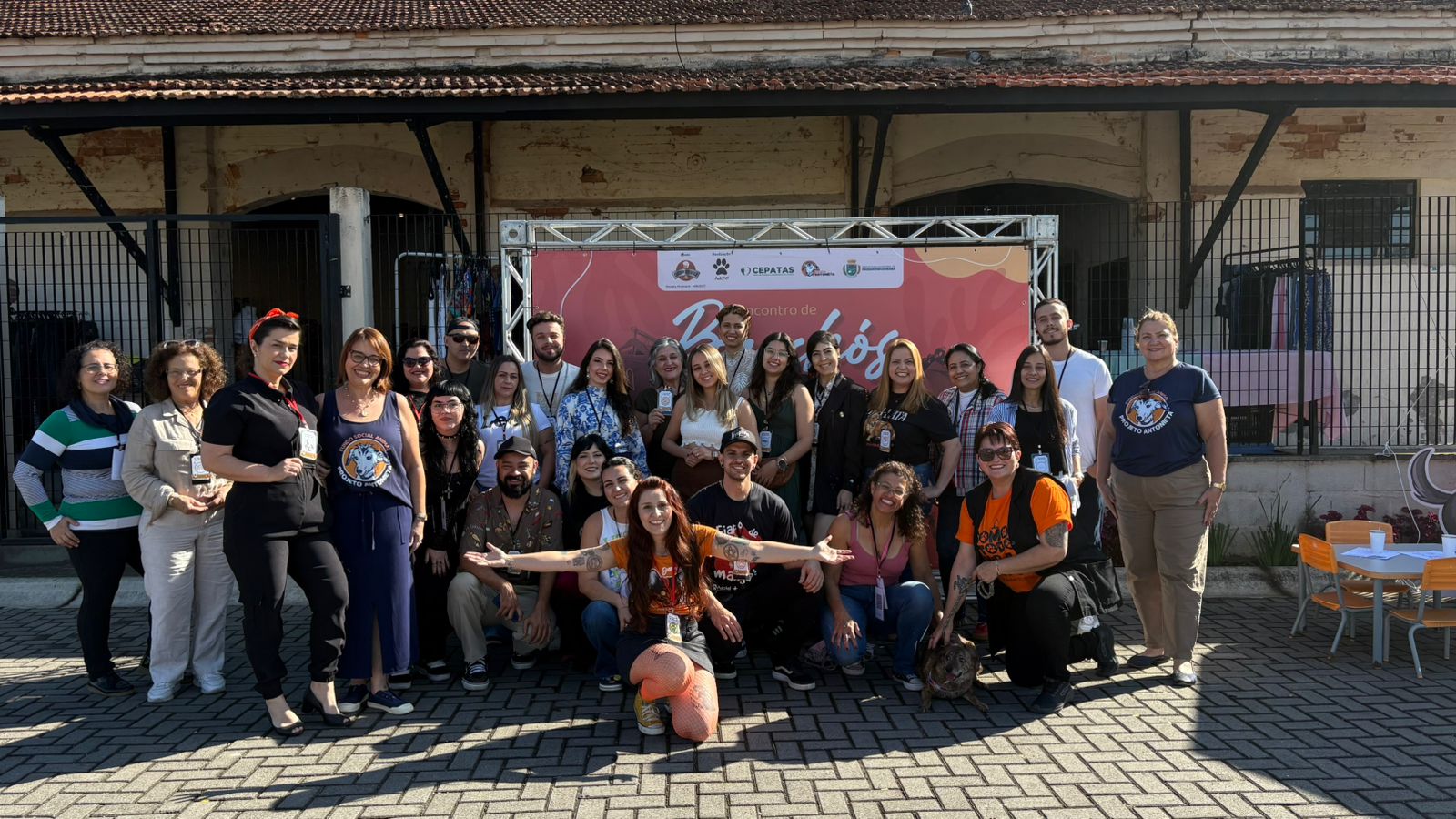Brechós solidários batem recorde em evento na Praça 7 de Setembro