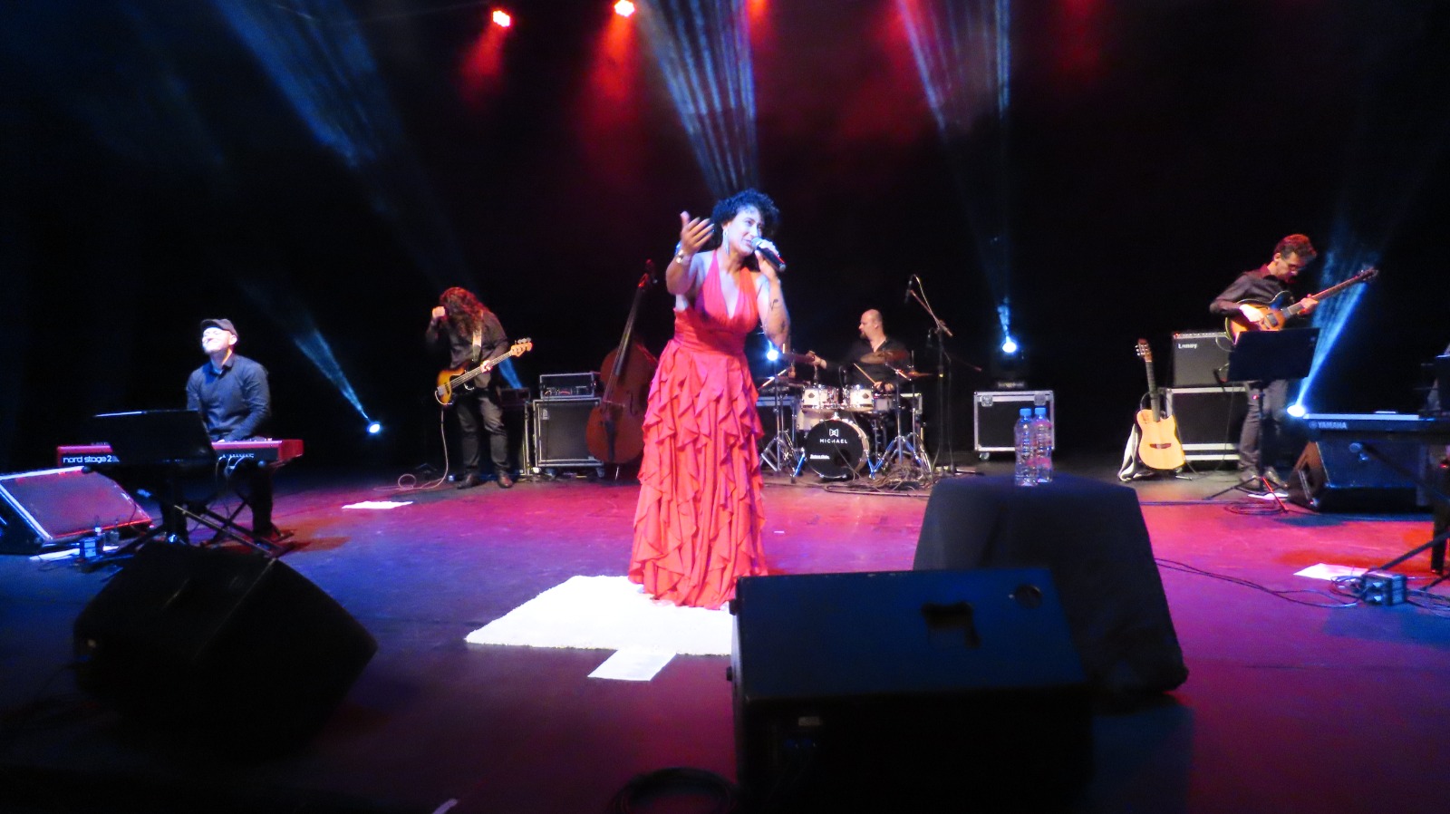 03/04 - "Nas Curvas de Elis" é sucesso no Teatro Galpão