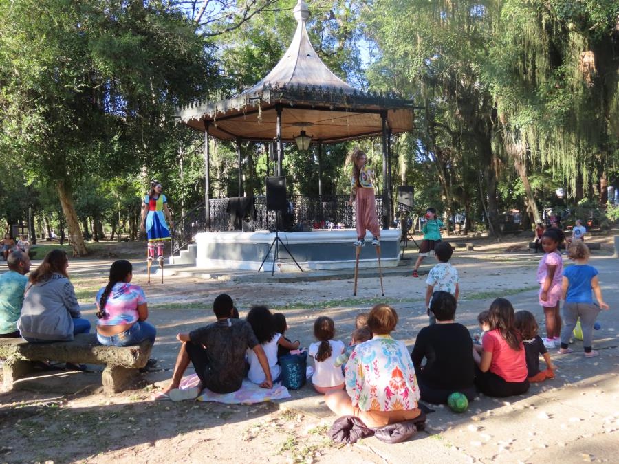 Domingo no Bosque leva dança, teatro e histórias no Bosque da Princesa