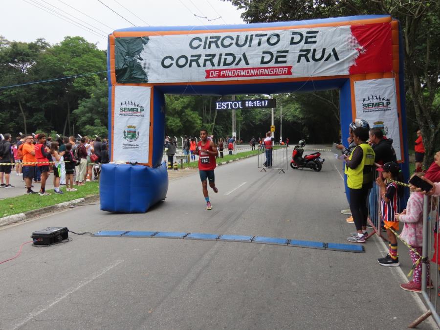 Pinda reúne cerca de mil pessoas na última etapa do Circuito de Corrida de Rua