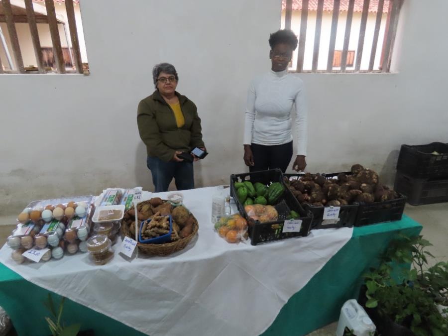 04/07 - Feira do Produtor Rural incentiva agricultura no município