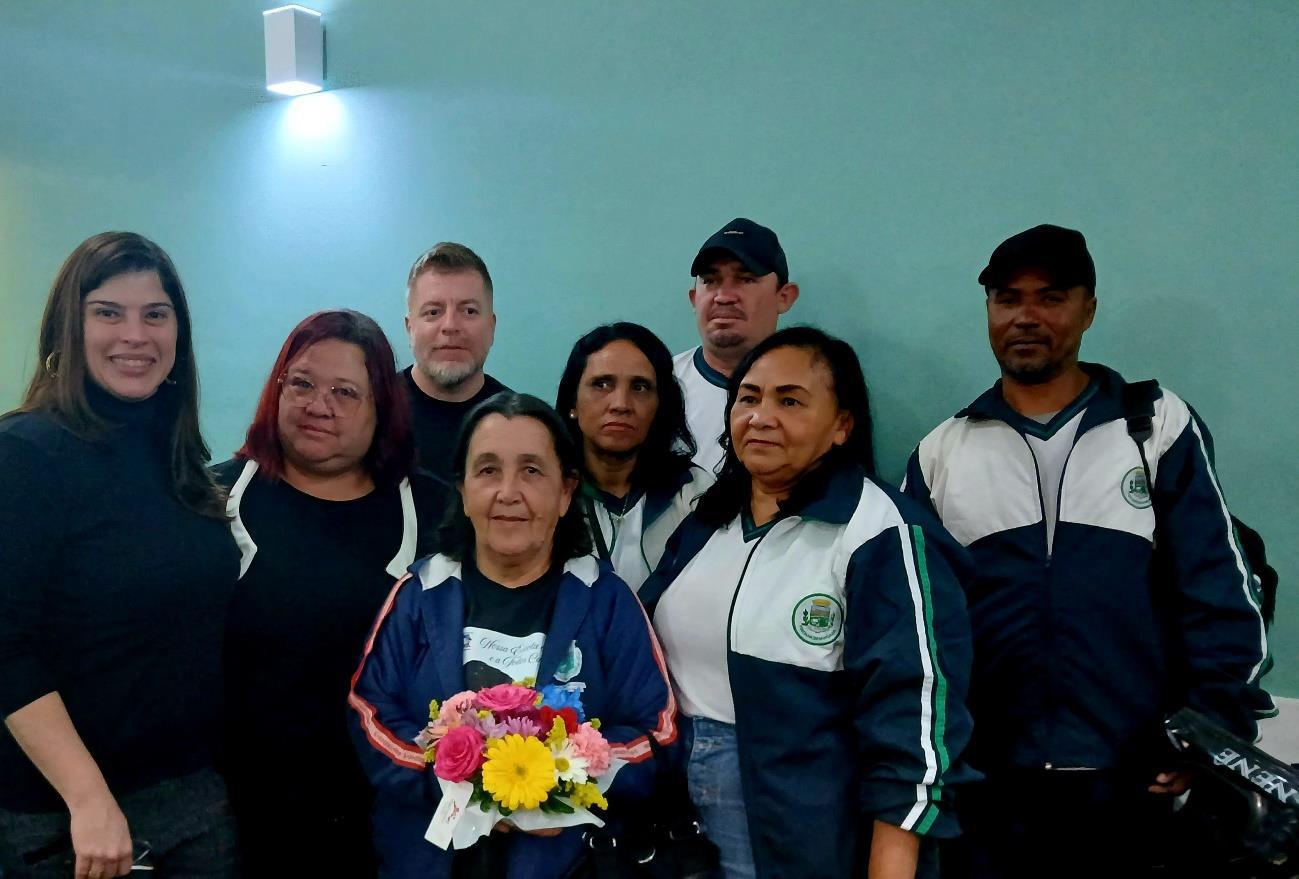 Escola Professor Manoel César Ribeiro participa de evento cultural promovido pela Academia Pindamonhangabense de Letras