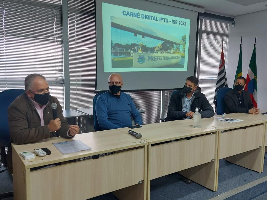 04/08 - Prefeitura reúne bancos e apresenta novo IPTU/ISS Digital 2022