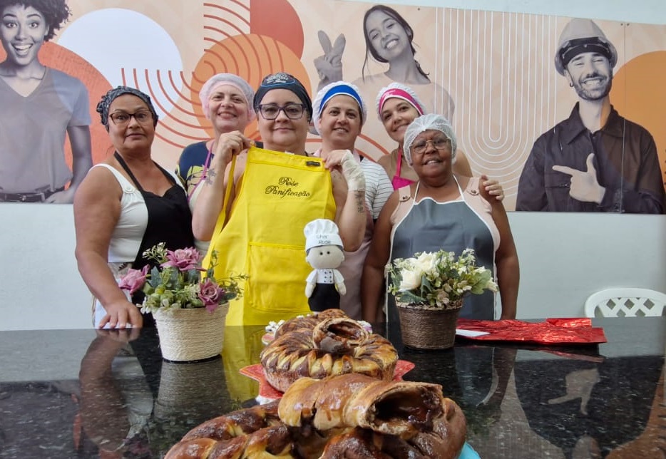 Curso de Panificação do Fundo Social de Solidariedade forma novas alunas na Escola Reinvente