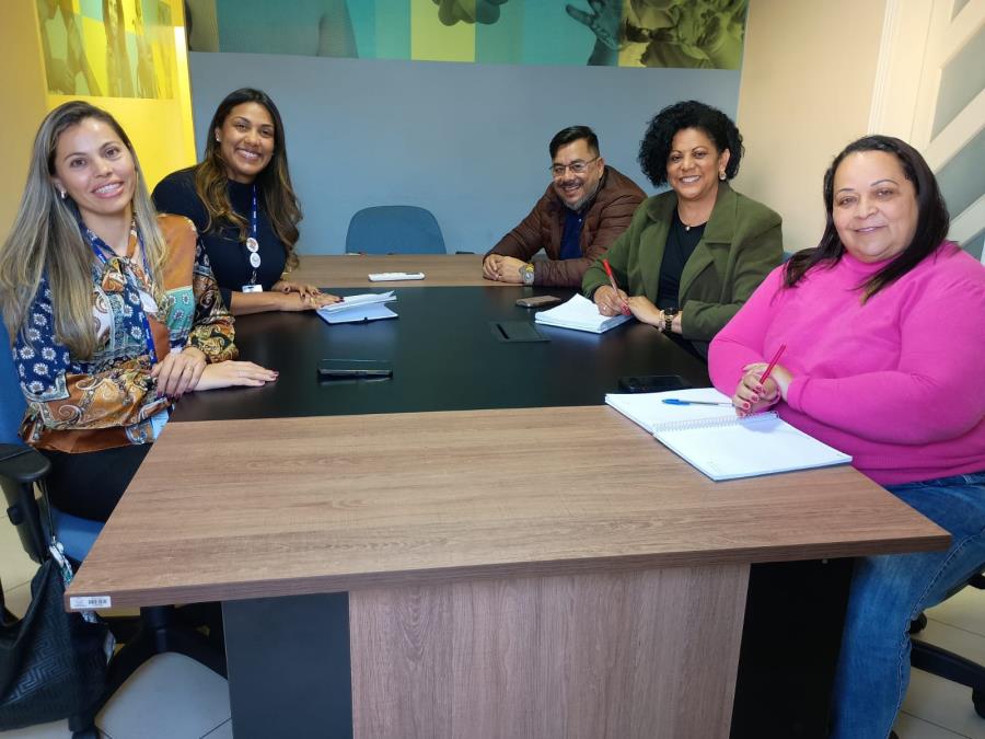 Secretaria da Mulher, Família e Direitos Humanos de Pindamonhangaba se reúne com representantes do Senac para fortalecer parcerias