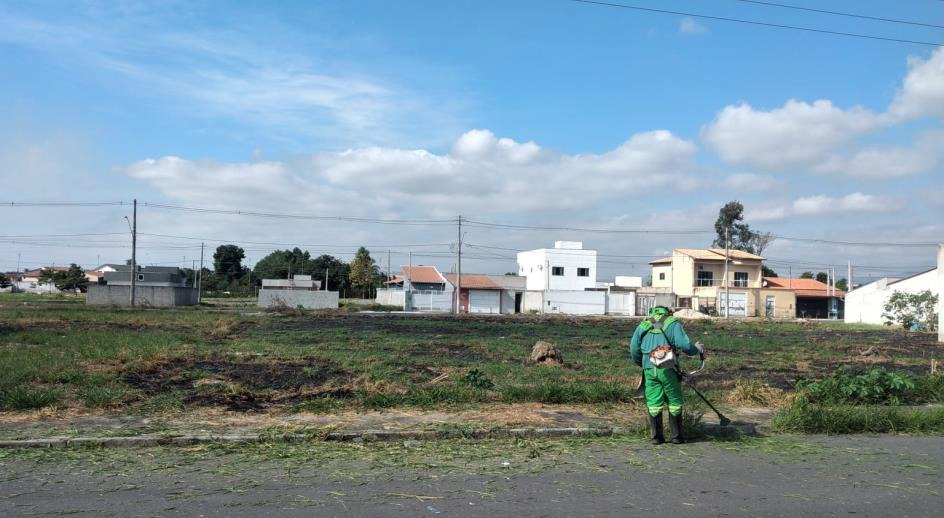 Prefeitura alerta sobre importância de manter terreno limpo para evitar multa