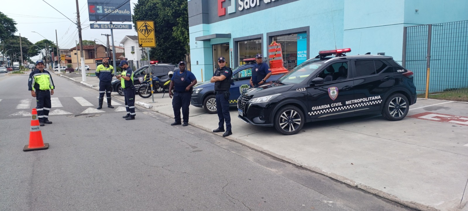 Trânsito e GCM fazem blitz e autuam mais oito motocicletas