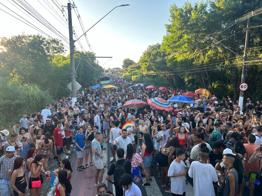 Além de diversão, Carnaval movimenta bares, restaurantes e hotéis da cidade