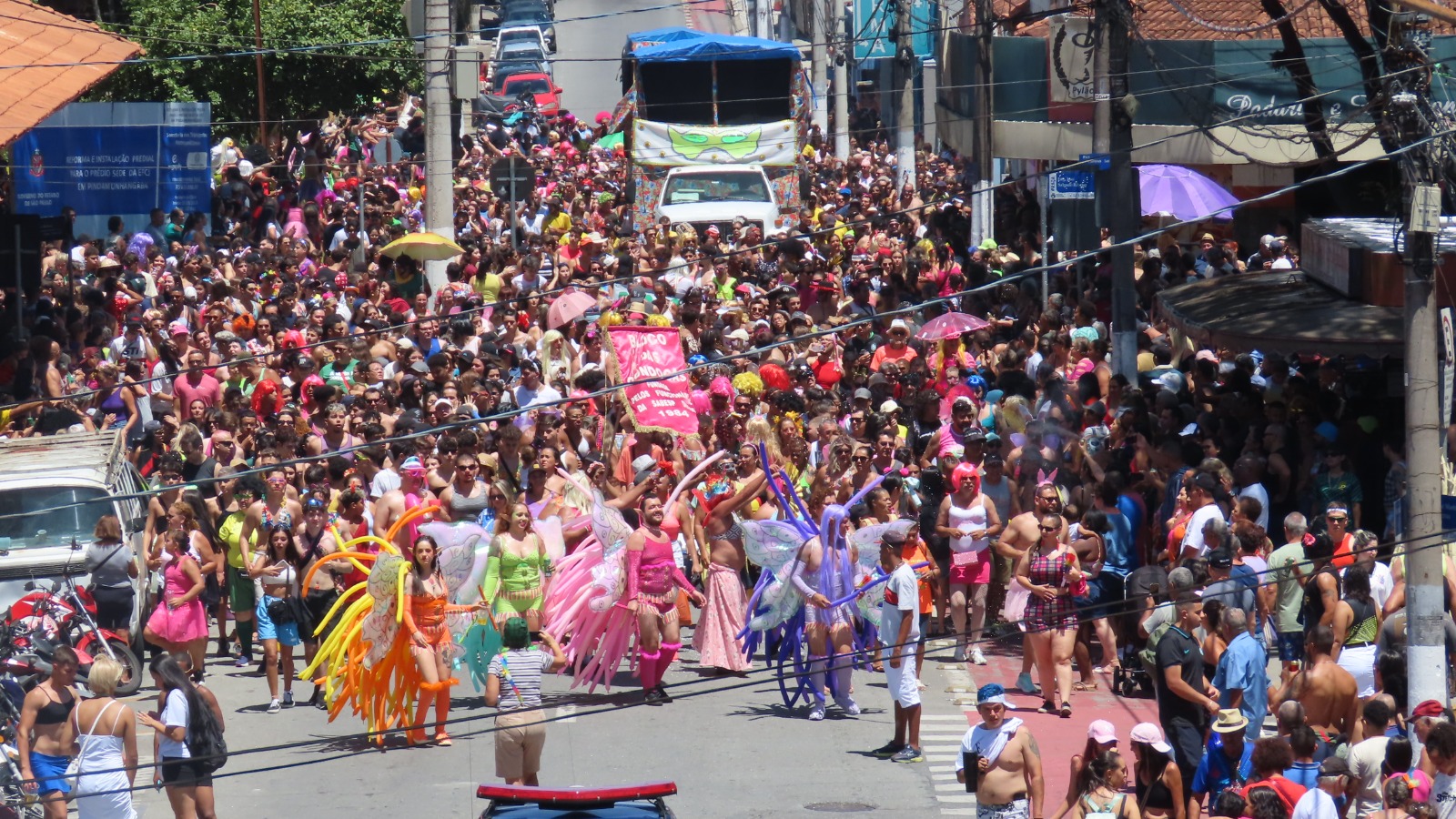 Contagem Regressiva para Carnaval 2025: Inscrições Abertas para Festival de Marchinhas e Corte do Carnaval