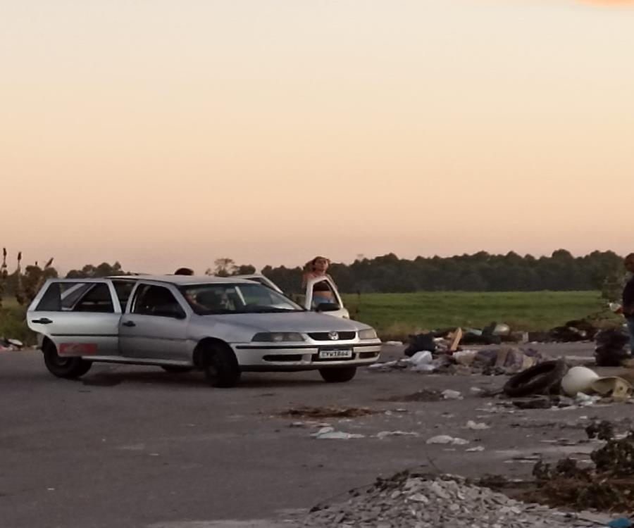 Moradores do César Park denunciam descarte irregular e Prefeitura multa infratores