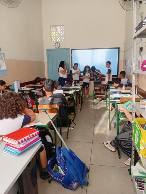Viagem Literária movimenta escola e biblioteca em Pindamonhangaba