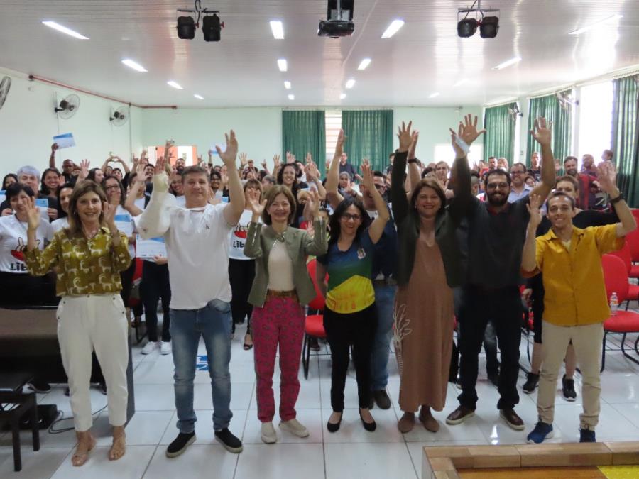 Fundo Social de Solidariedade realiza formatura da primeira turma do curso de Libras do Reinvente