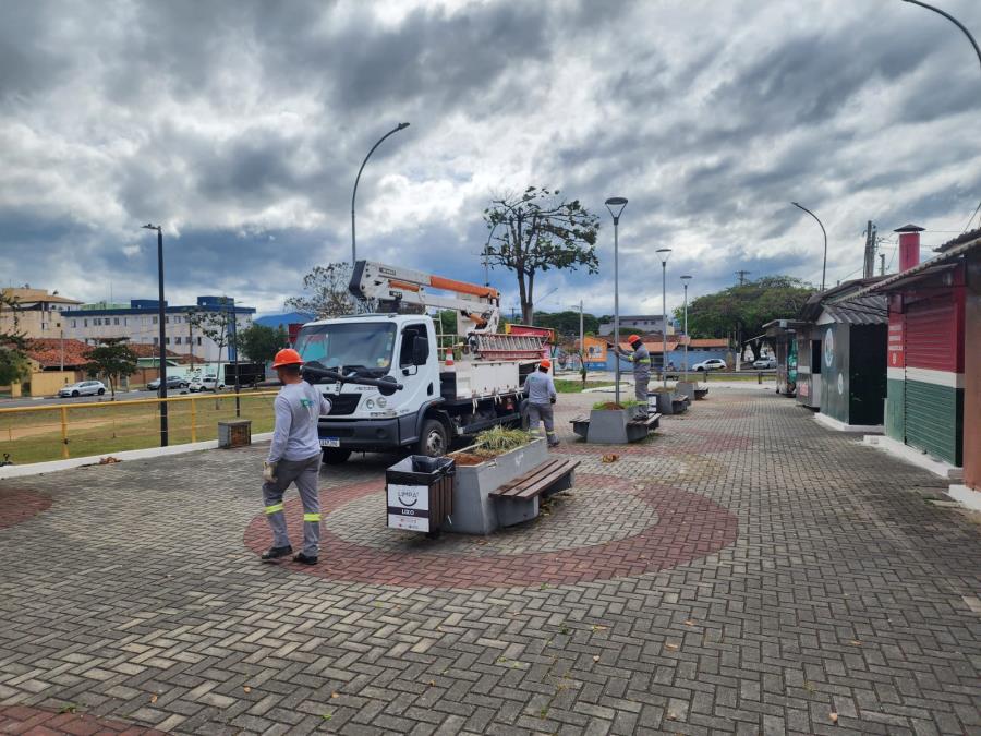 Praça da Bíblia recebe revitalização em iluminação