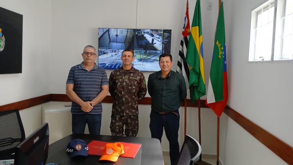 Prefeitura de Pindamonhangaba fortalece cooperação com Exército em reunião