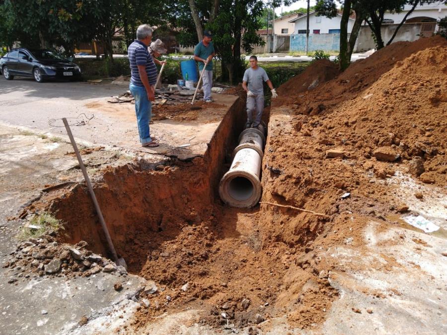 09/03 - Prefeitura atua no Araretama para acabar com alagamentos