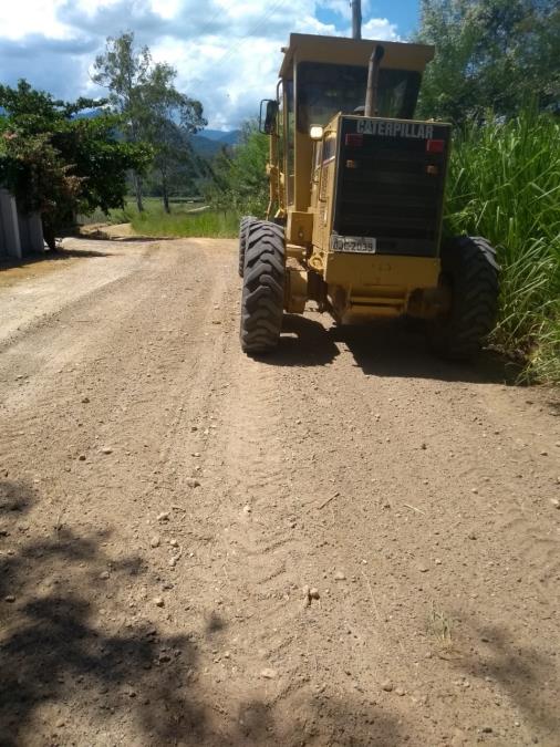 09/03 - Ribeirão Grande, Graminha, Cerâmica, Borba e Una recebem manutenção em estrada rurais