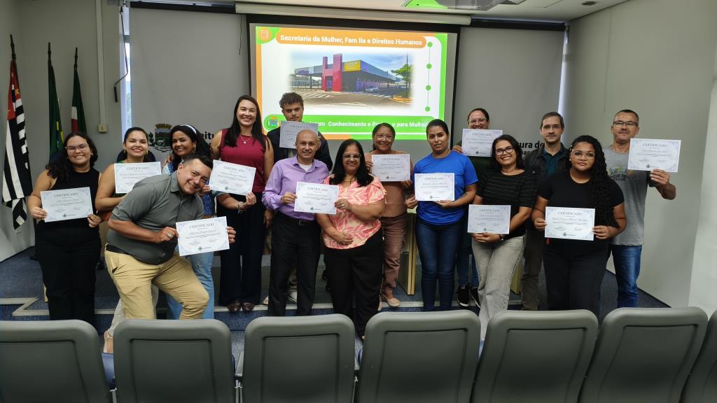 Capacitação fortalece atendimento a mulheres em situação de violência em Pinda